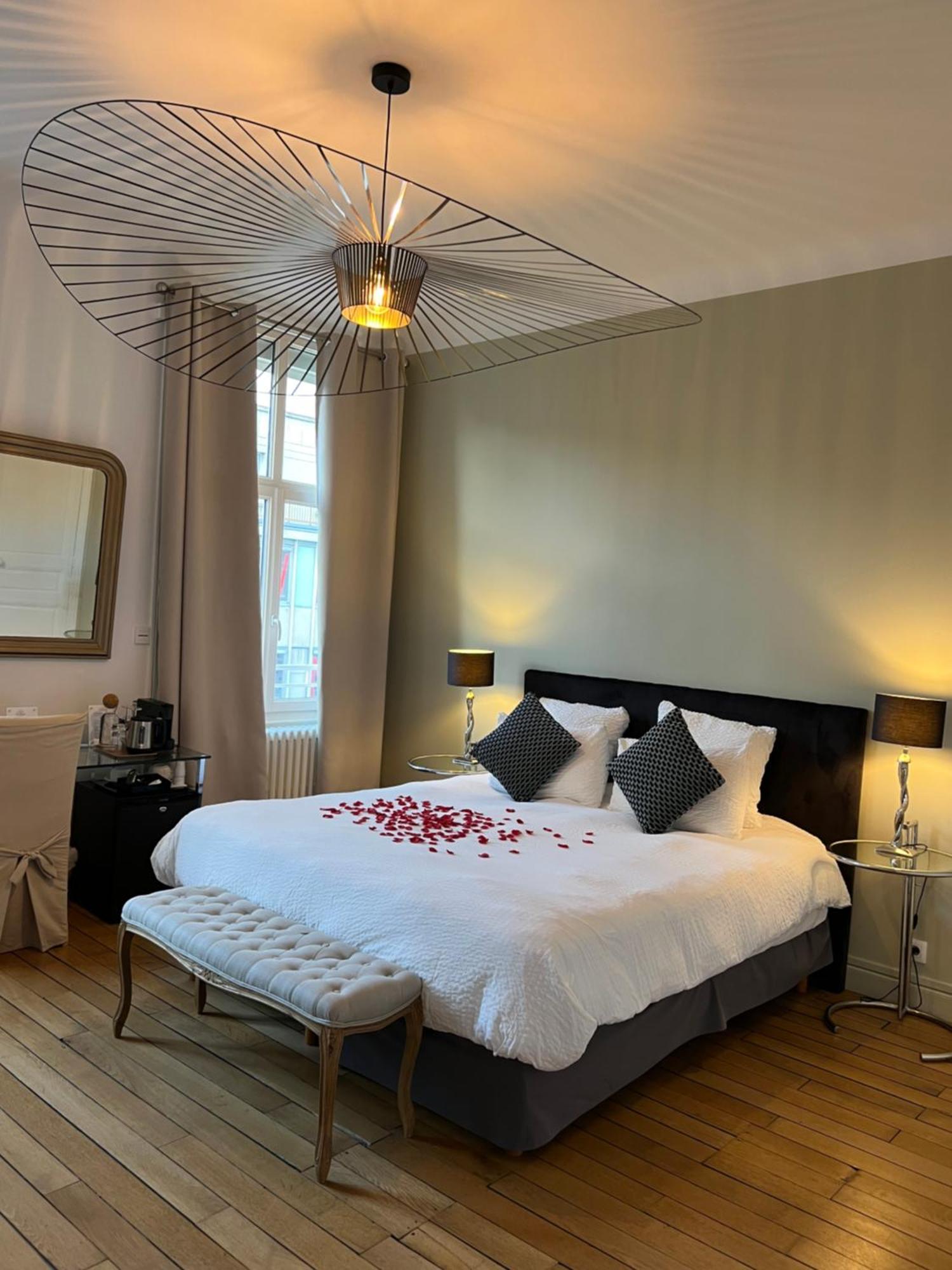 La Demeure Des Sacres - Cathedrale Bed and Breakfast Ρενς Εξωτερικό φωτογραφία